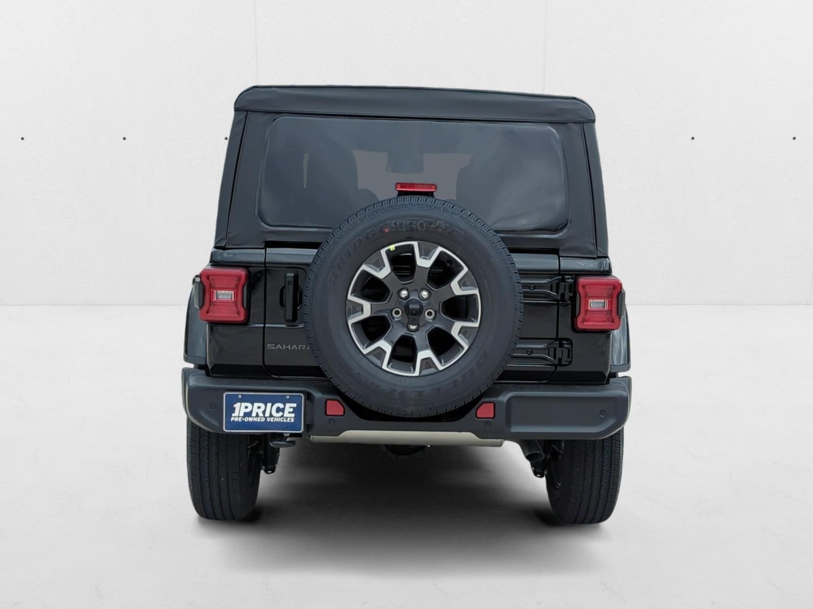 2025 Jeep Wrangler 4-Door Sahara - Photo 8