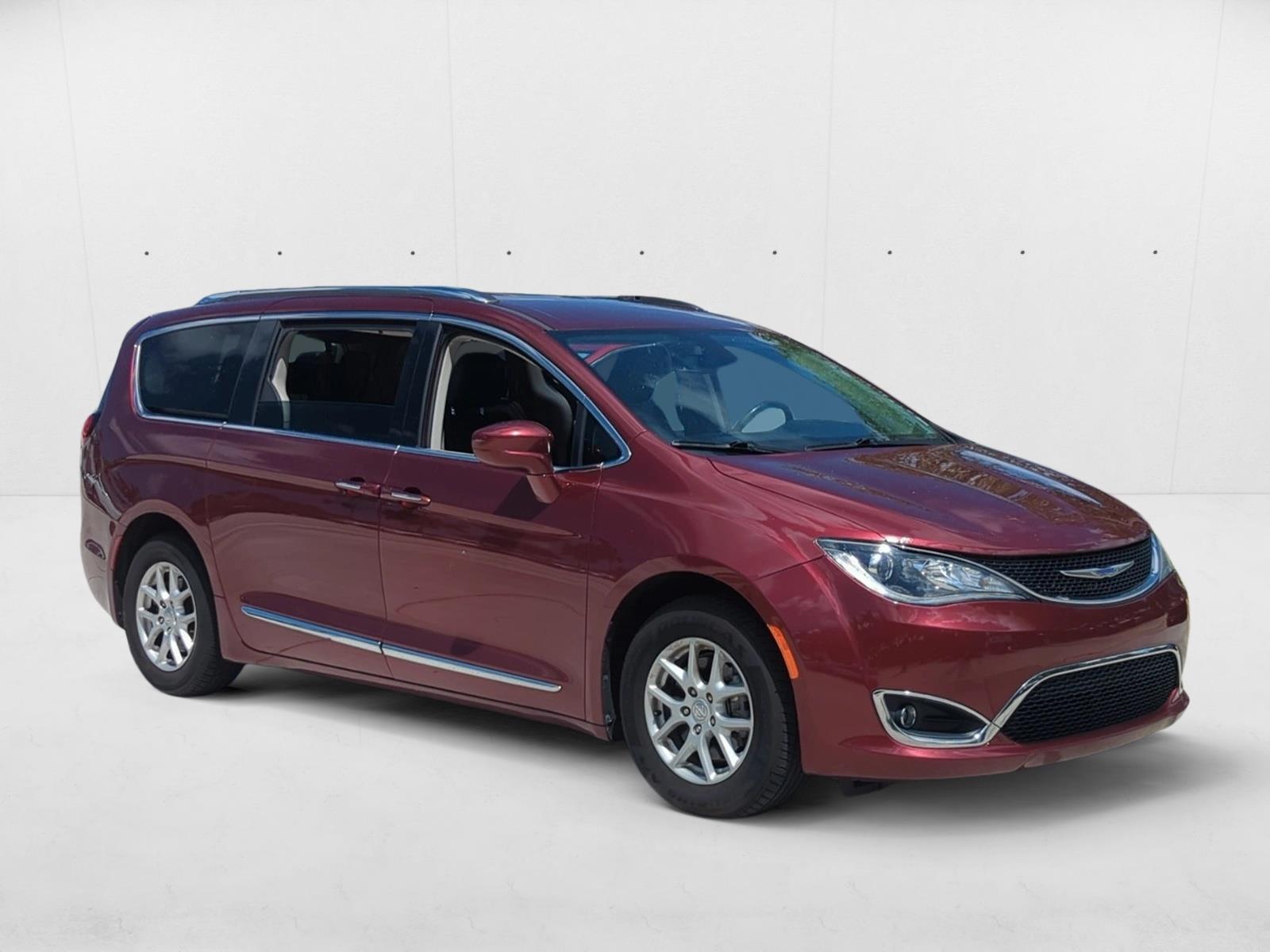 2020 Chrysler Pacifica Touring L photo 3