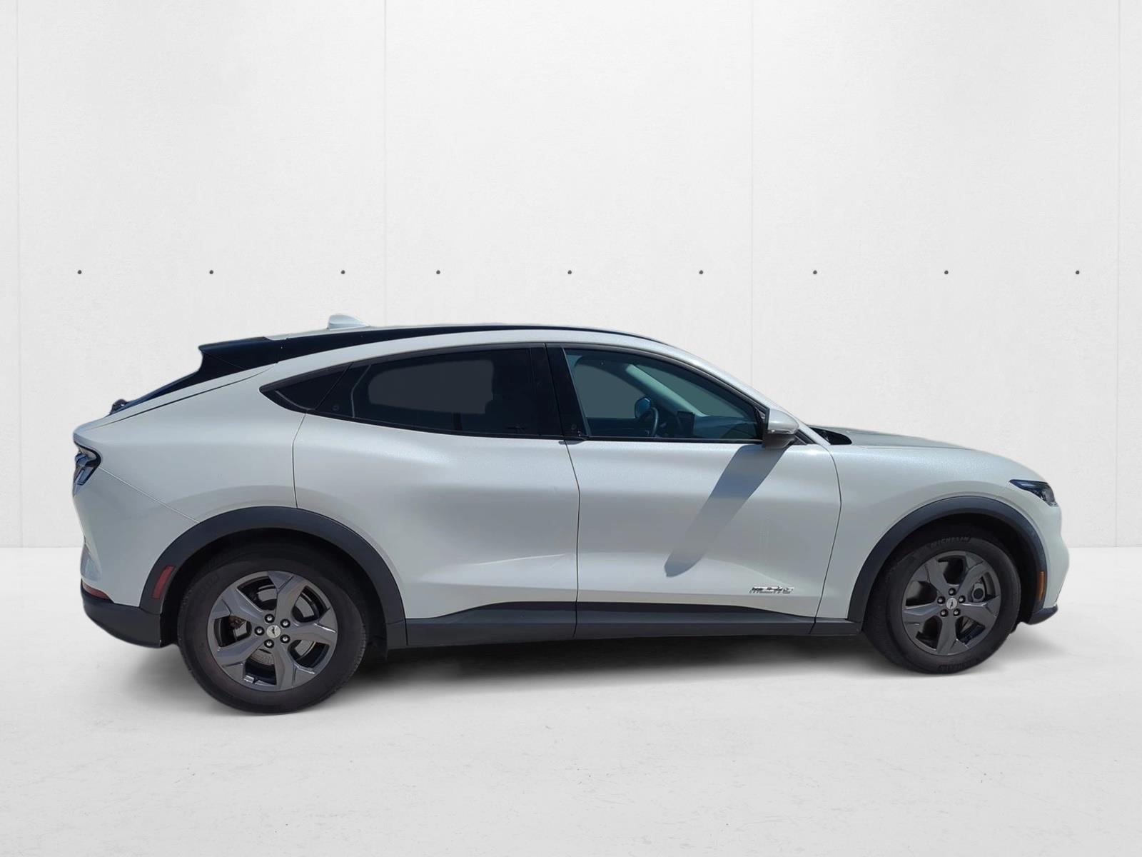 2021 Ford Mustang Mach-E Select photo 4