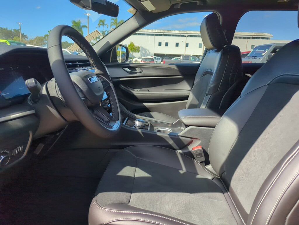 New 2025 Jeep Grand Cherokee Altitude X SUV