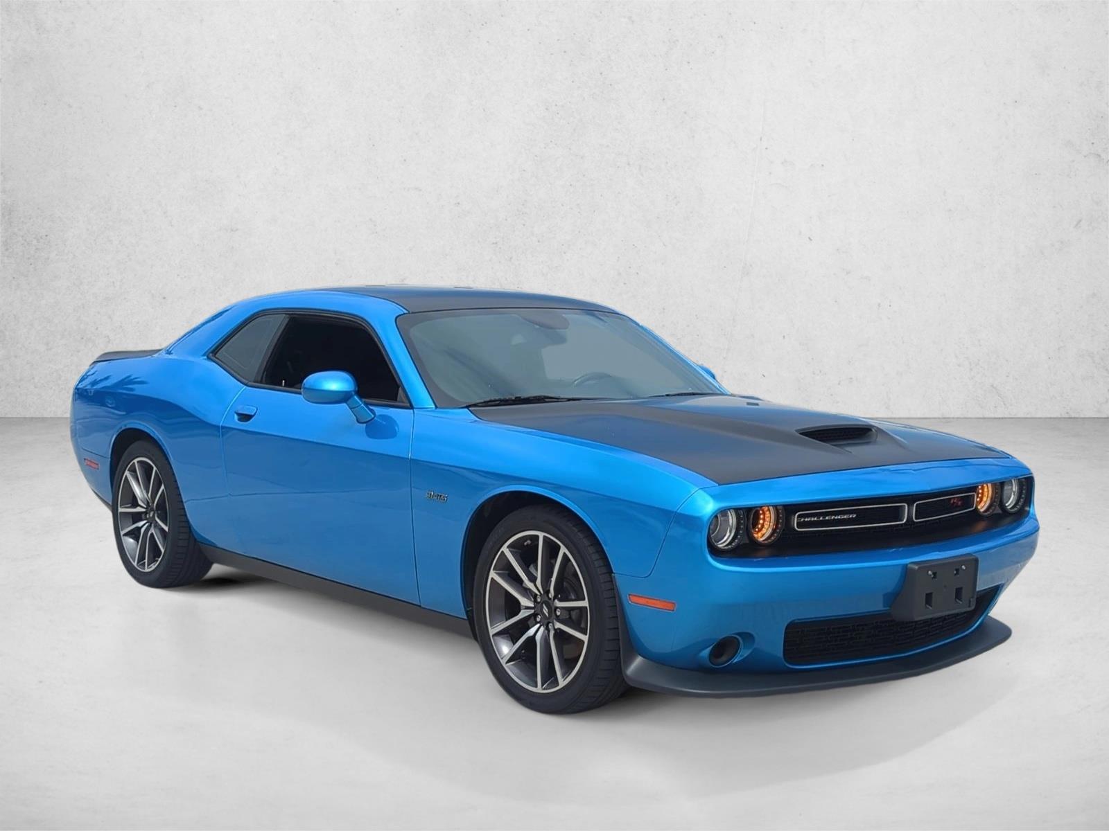 2023 Dodge Challenger R/T photo 3