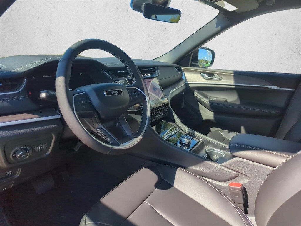 New 2025 Jeep Grand Cherokee Limited SUV