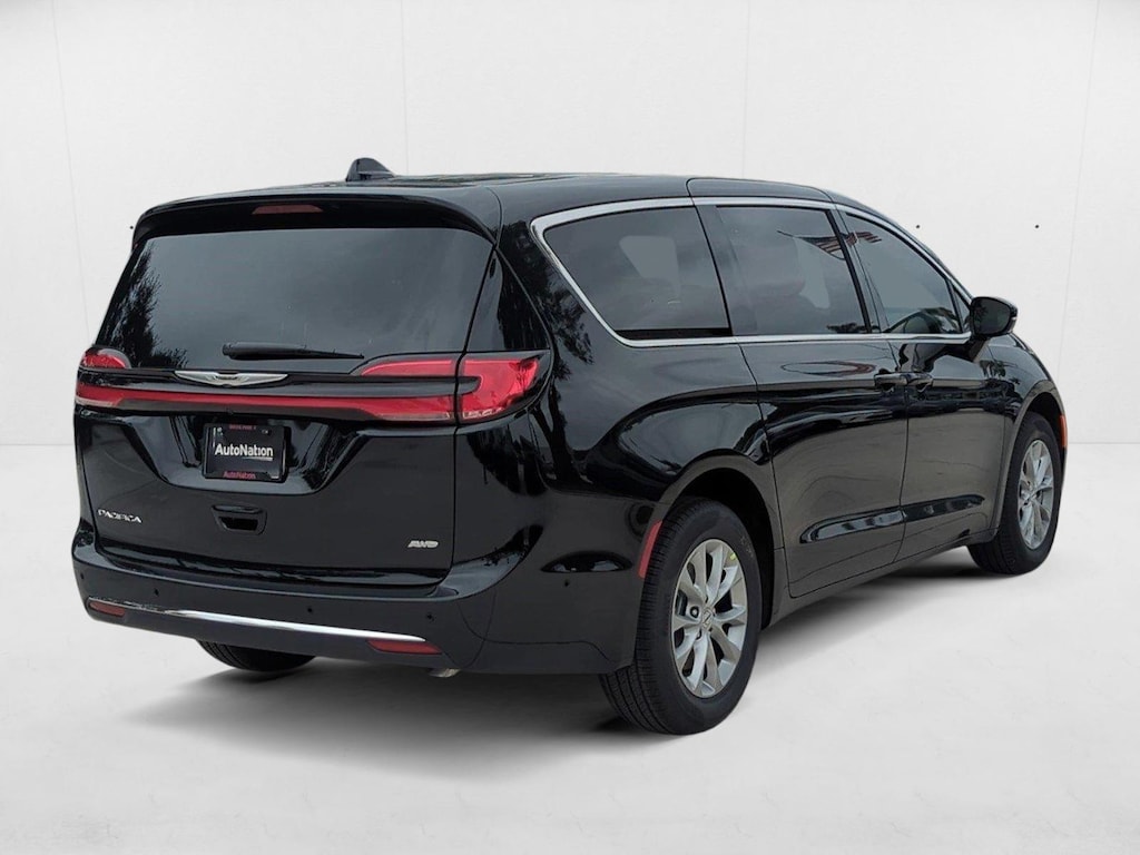 New 2025 Chrysler Pacifica Select Van Passenger Van