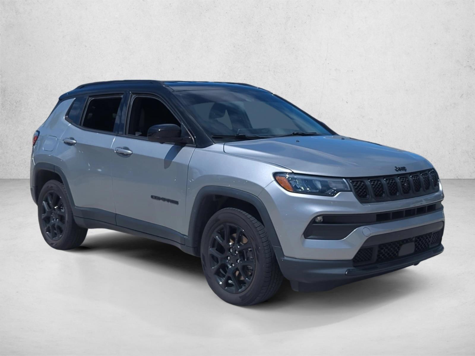 2023 Jeep Compass Altitude Sport photo 3