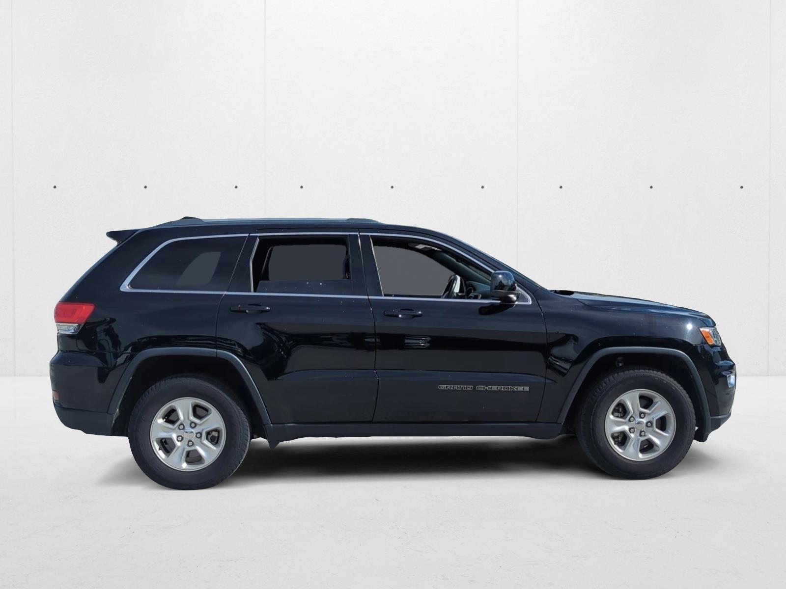 2017 Jeep Grand Cherokee Laredo Sport photo 4