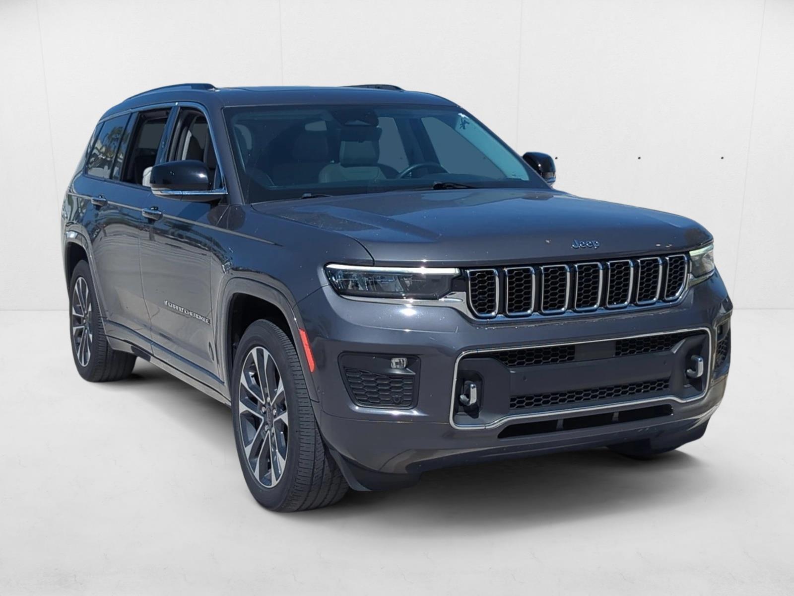 2021 Jeep Grand Cherokee Overland Sport photo 3