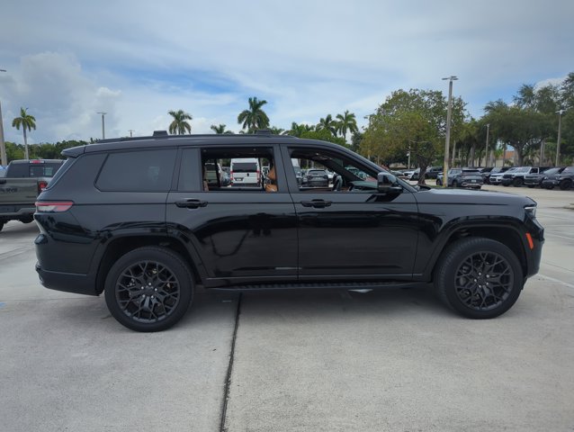 2024 Jeep Grand Cherokee L Summit Reserve photo 4
