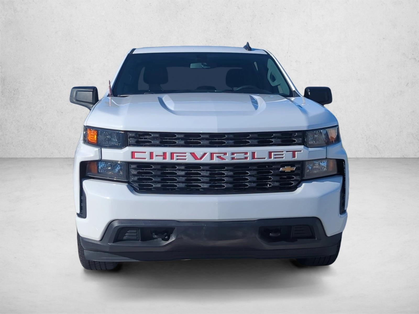 2020 Chevrolet Silverado 1500 Custom photo 2