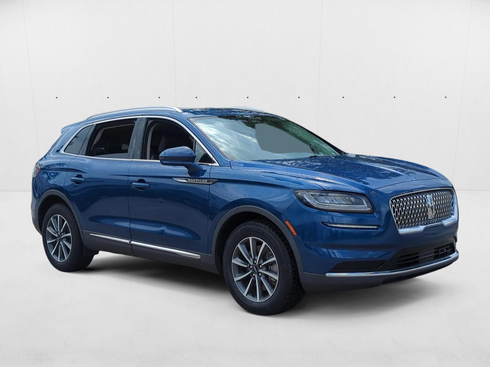 2021 Lincoln Nautilus Standard photo 3