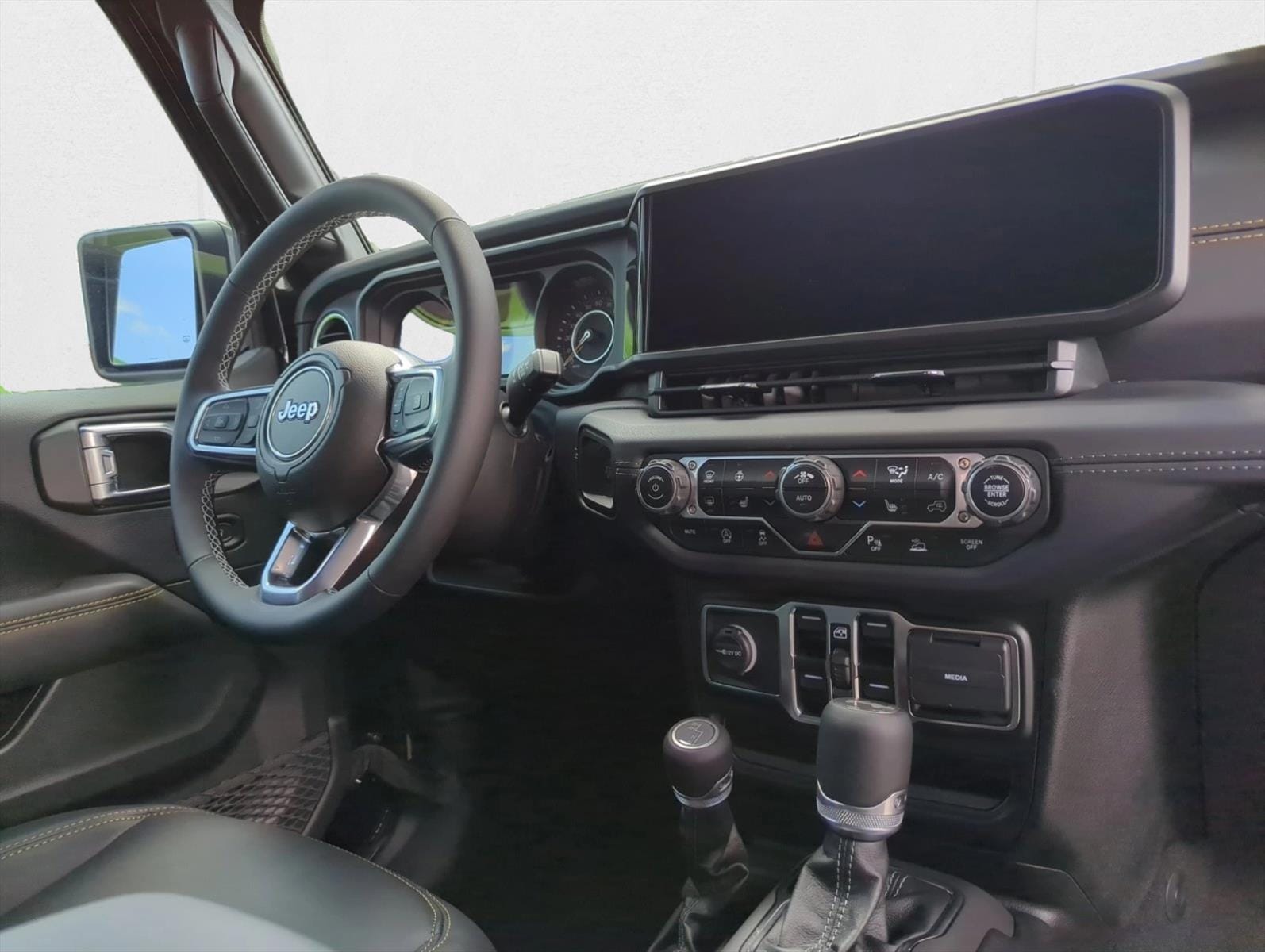 2025 Jeep Wrangler 4-Door Sahara - Photo 20