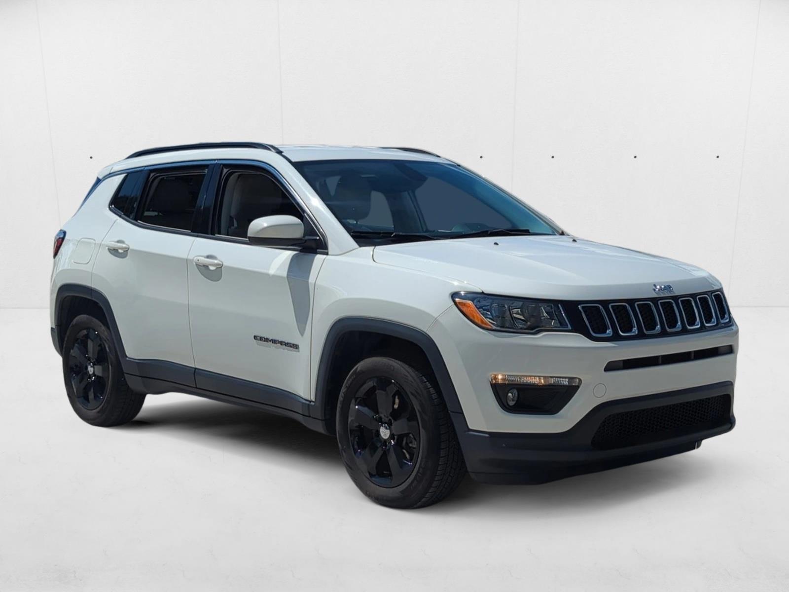 2021 Jeep Compass Latitude photo 2