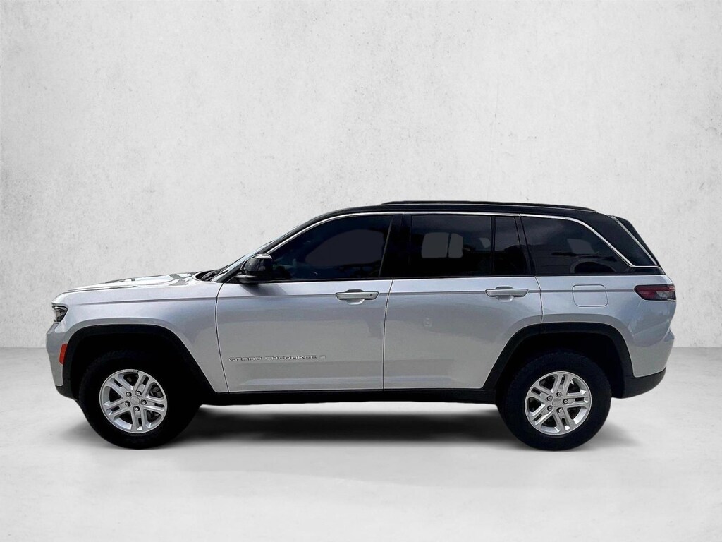 Used 2025 Jeep Grand Cherokee Laredo Sport Utility