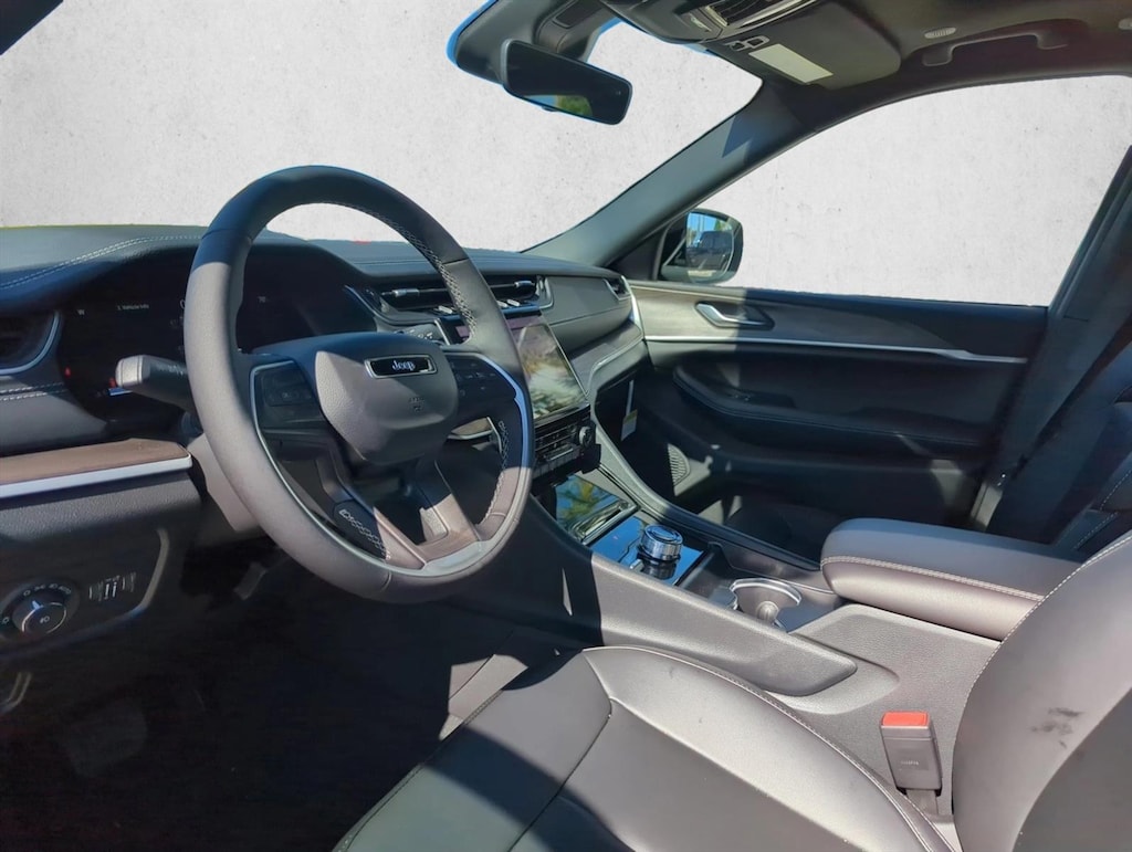 New 2025 Jeep Grand Cherokee Limited SUV