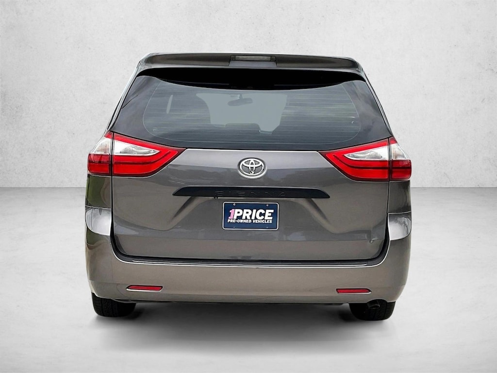 Used 2017 Toyota Sienna L Mini-van Passenger