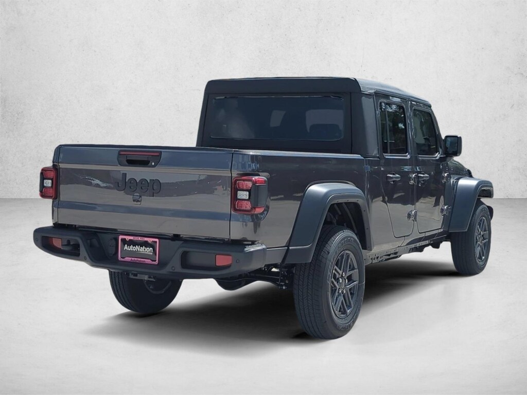 Used 2025 Jeep Gladiator Sport S Crew Cab Pickup