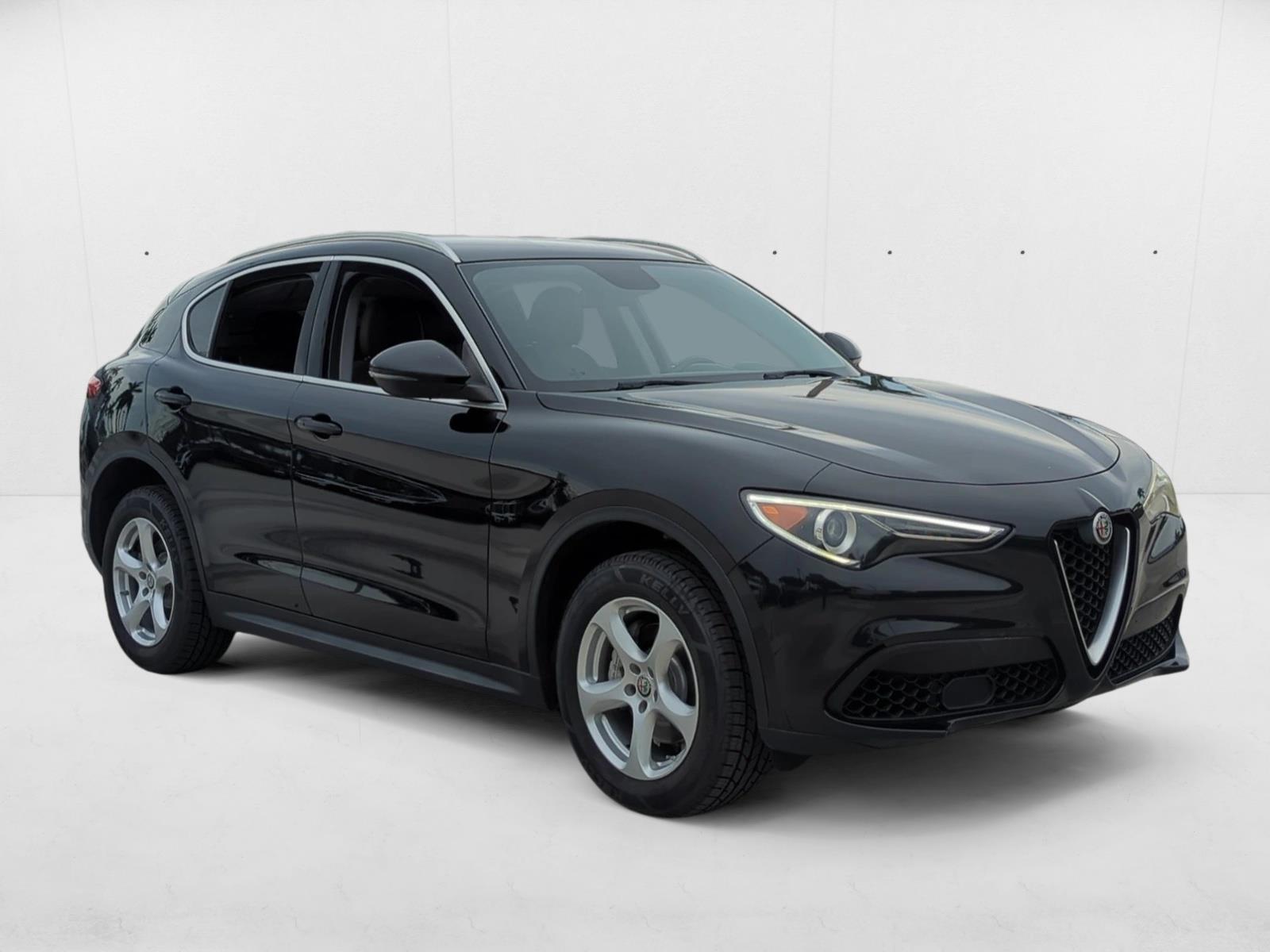 2018 Alfa Romeo Stelvio STELVIO Q4 photo 2