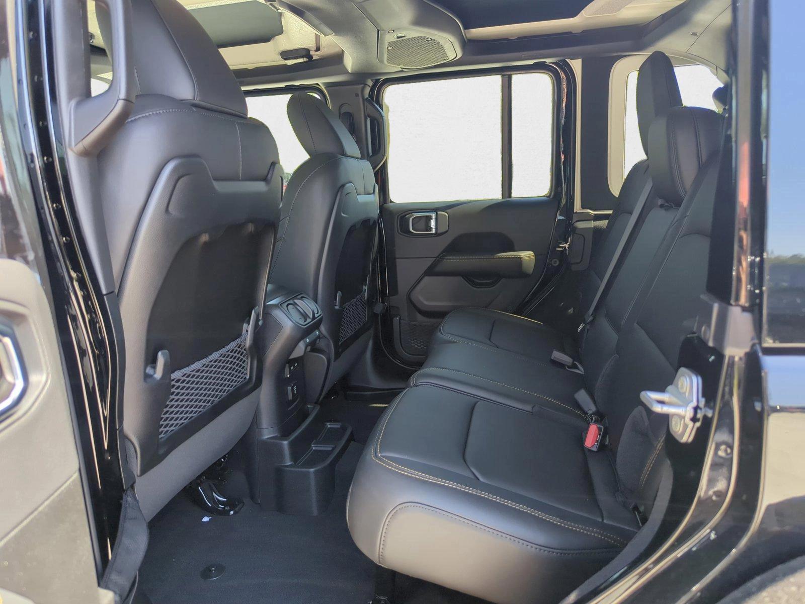 2025 Jeep Wrangler 4-Door Rubicon 392 Final Edition - Photo 17