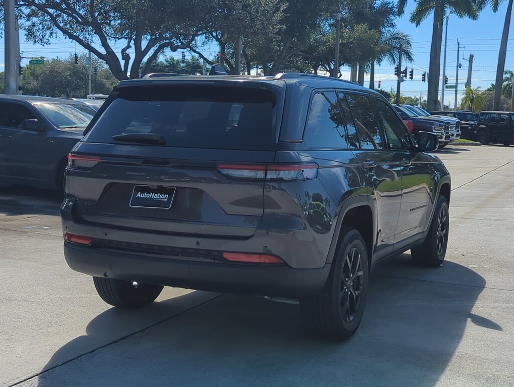 New 2025 Jeep Grand Cherokee Altitude X SUV