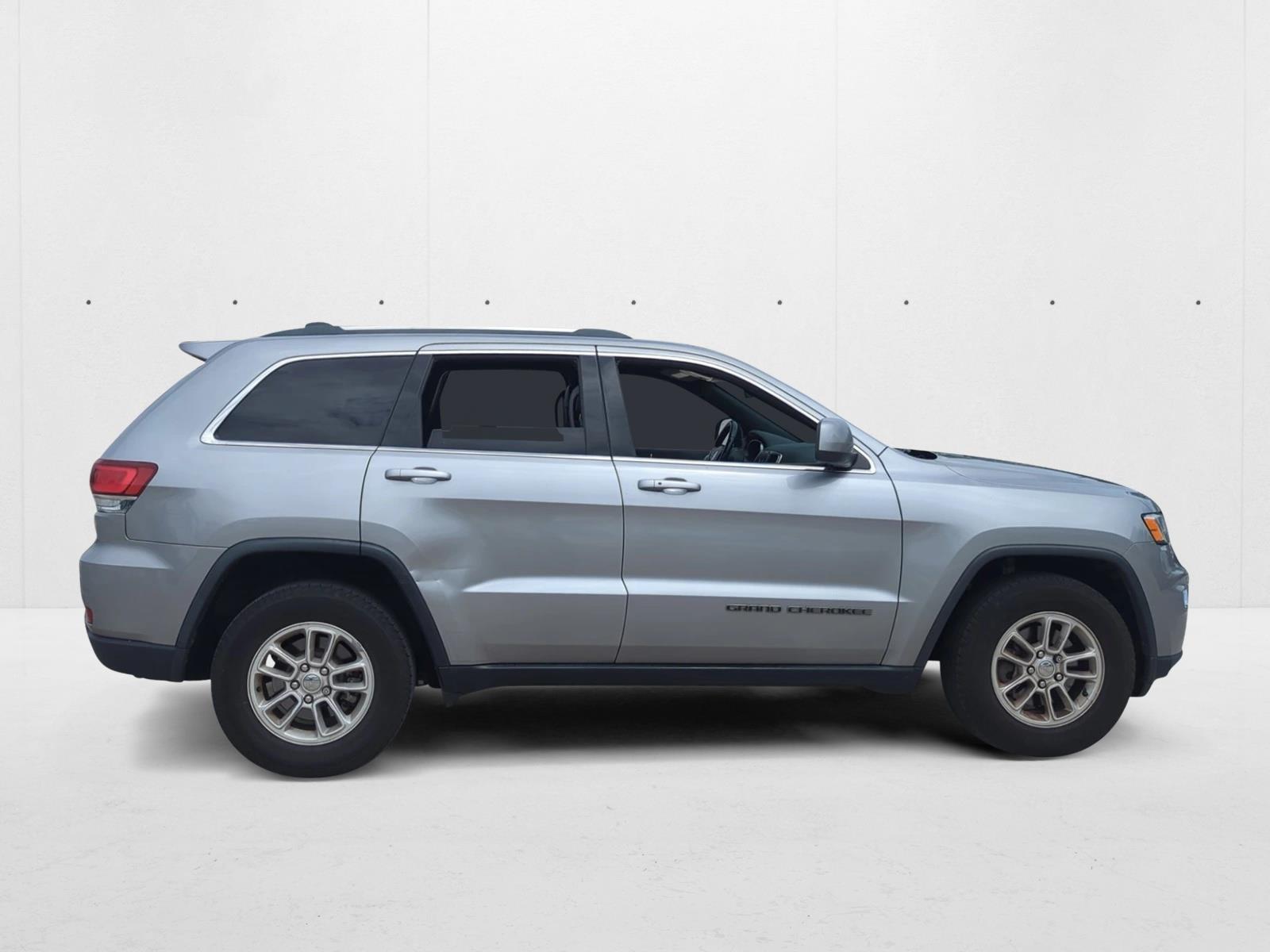 2020 Jeep Grand Cherokee Laredo E photo 3