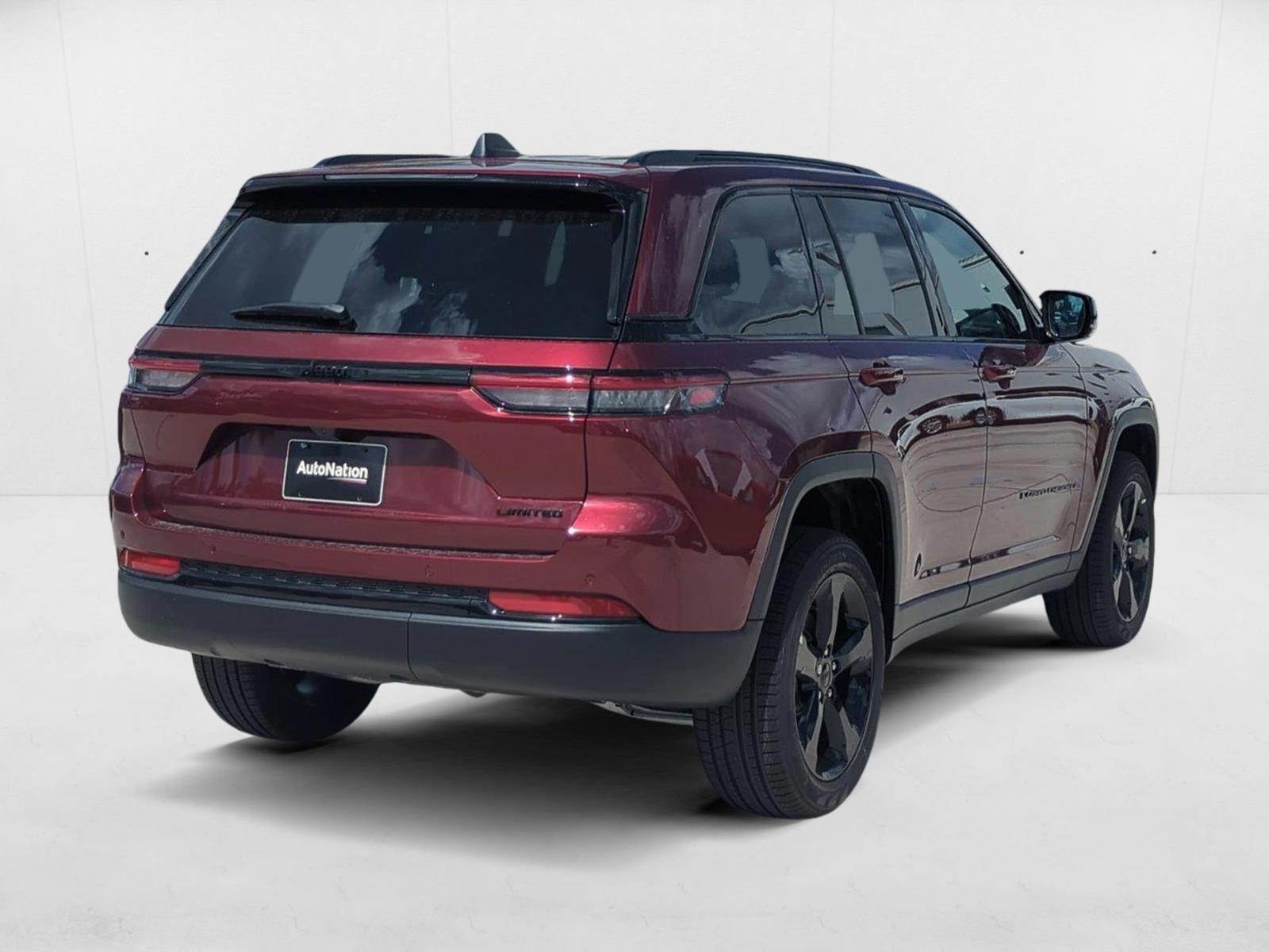 2025 Jeep Grand Cherokee Limited photo 2