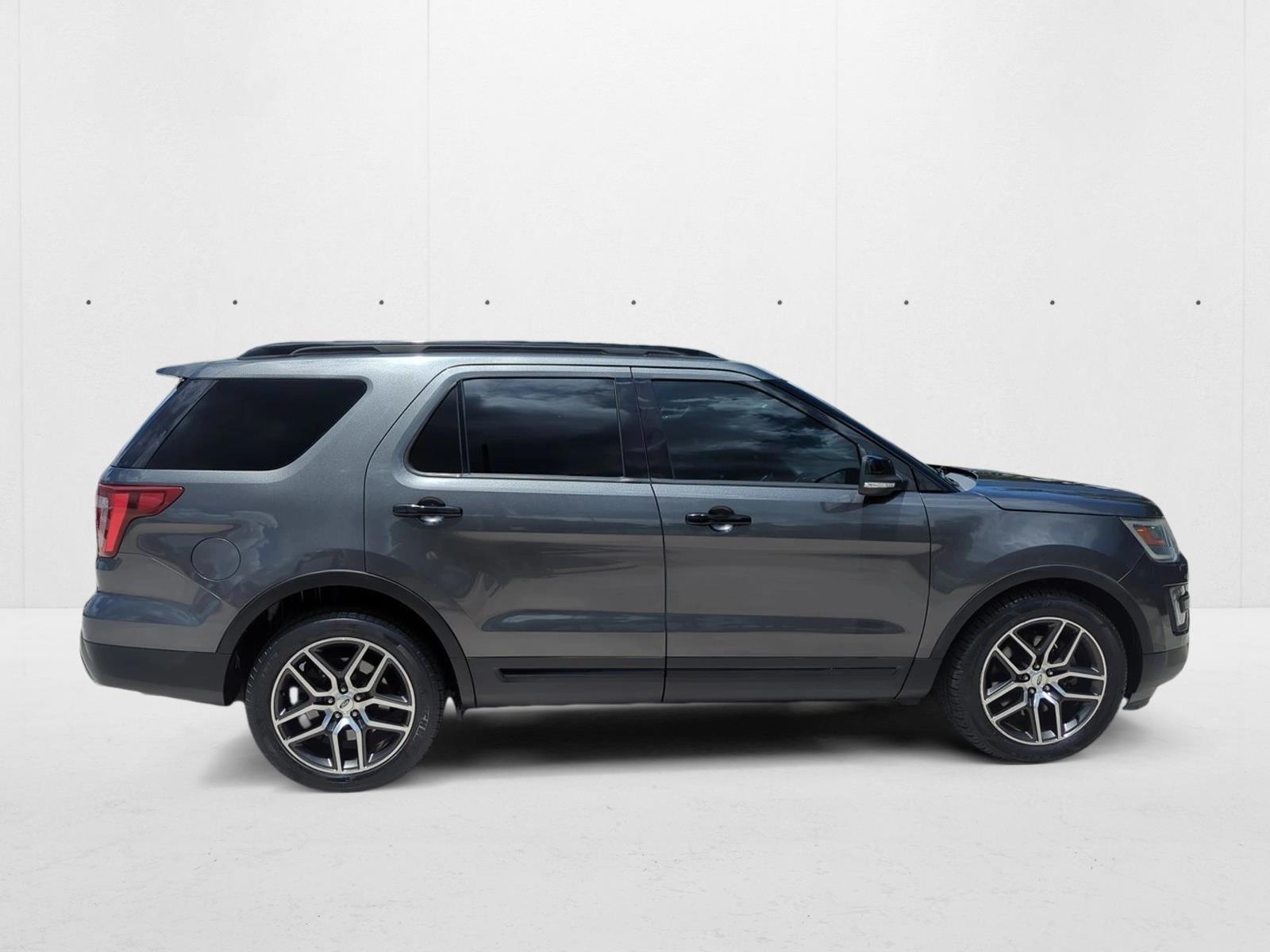 2016 Ford Explorer Sport photo 4