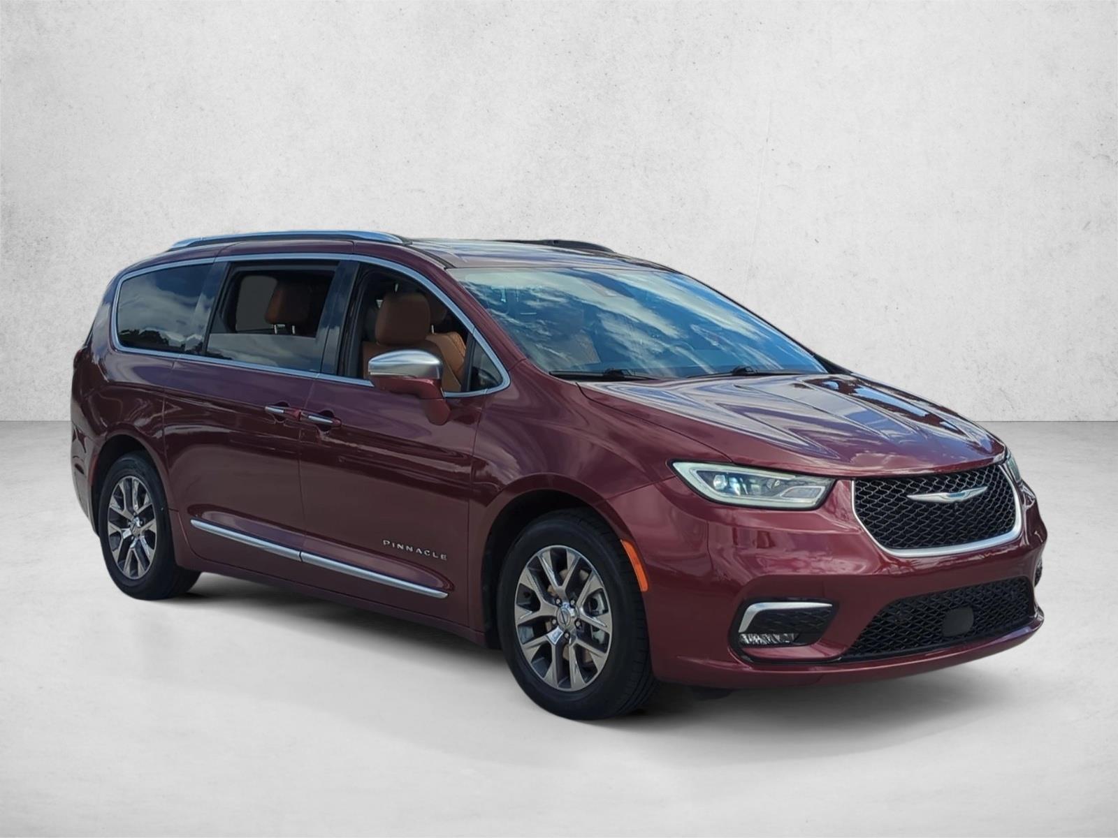 2021 Chrysler Pacifica Hybrid Pinnacle photo 3