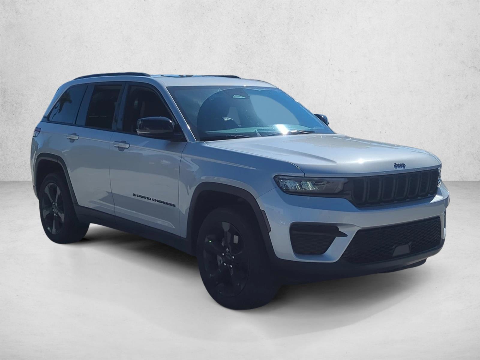2023 Jeep Grand Cherokee Altitude Sport photo 3