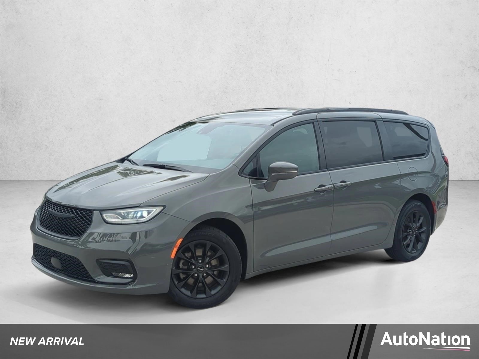 2021 Chrysler Pacifica Touring L's photo