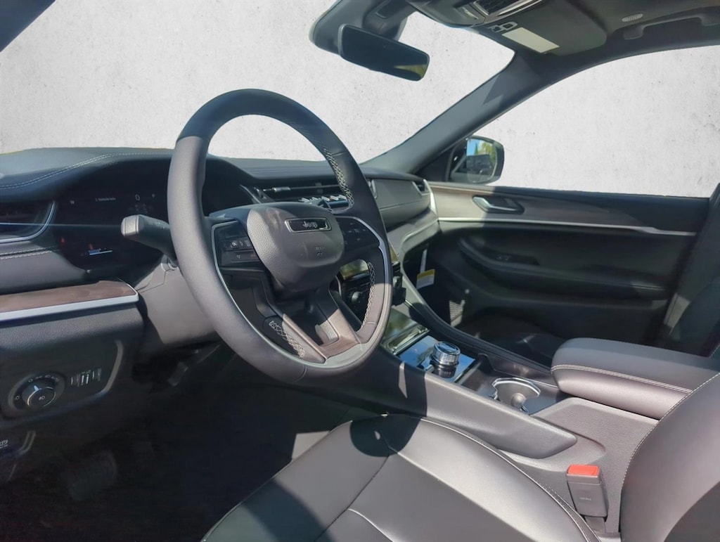 New 2025 Jeep Grand Cherokee Limited SUV