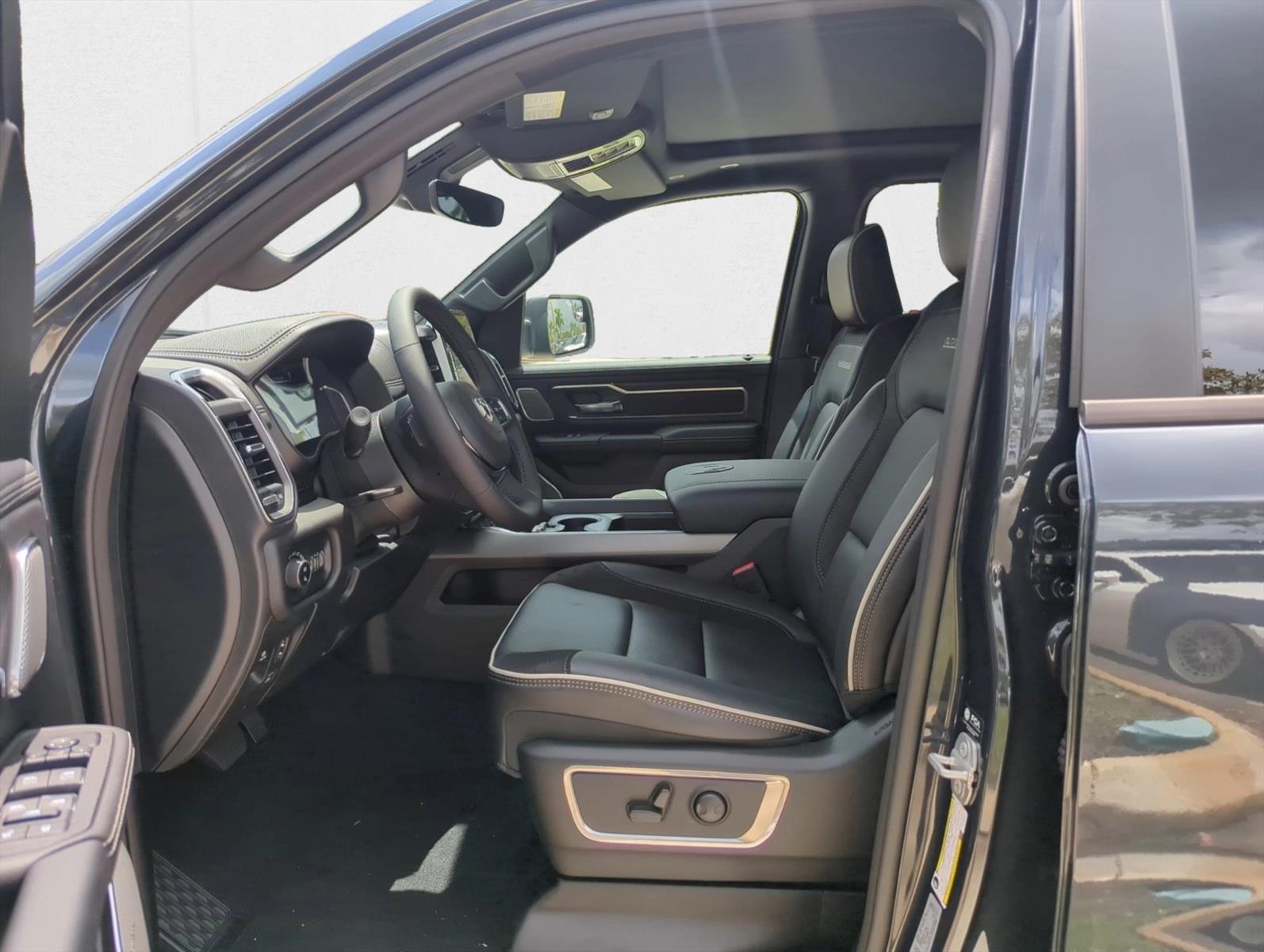 2026 Ram 1500 Laramie photo 4