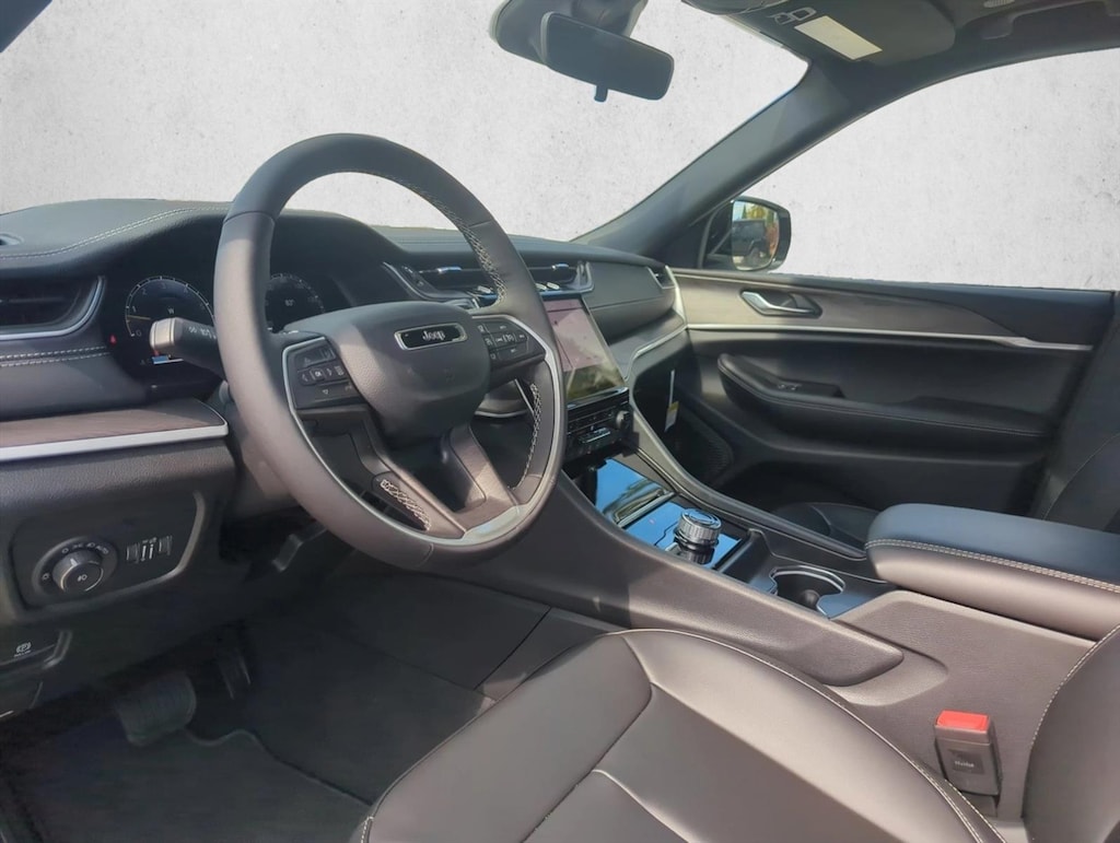 New 2025 Jeep Grand Cherokee Limited SUV