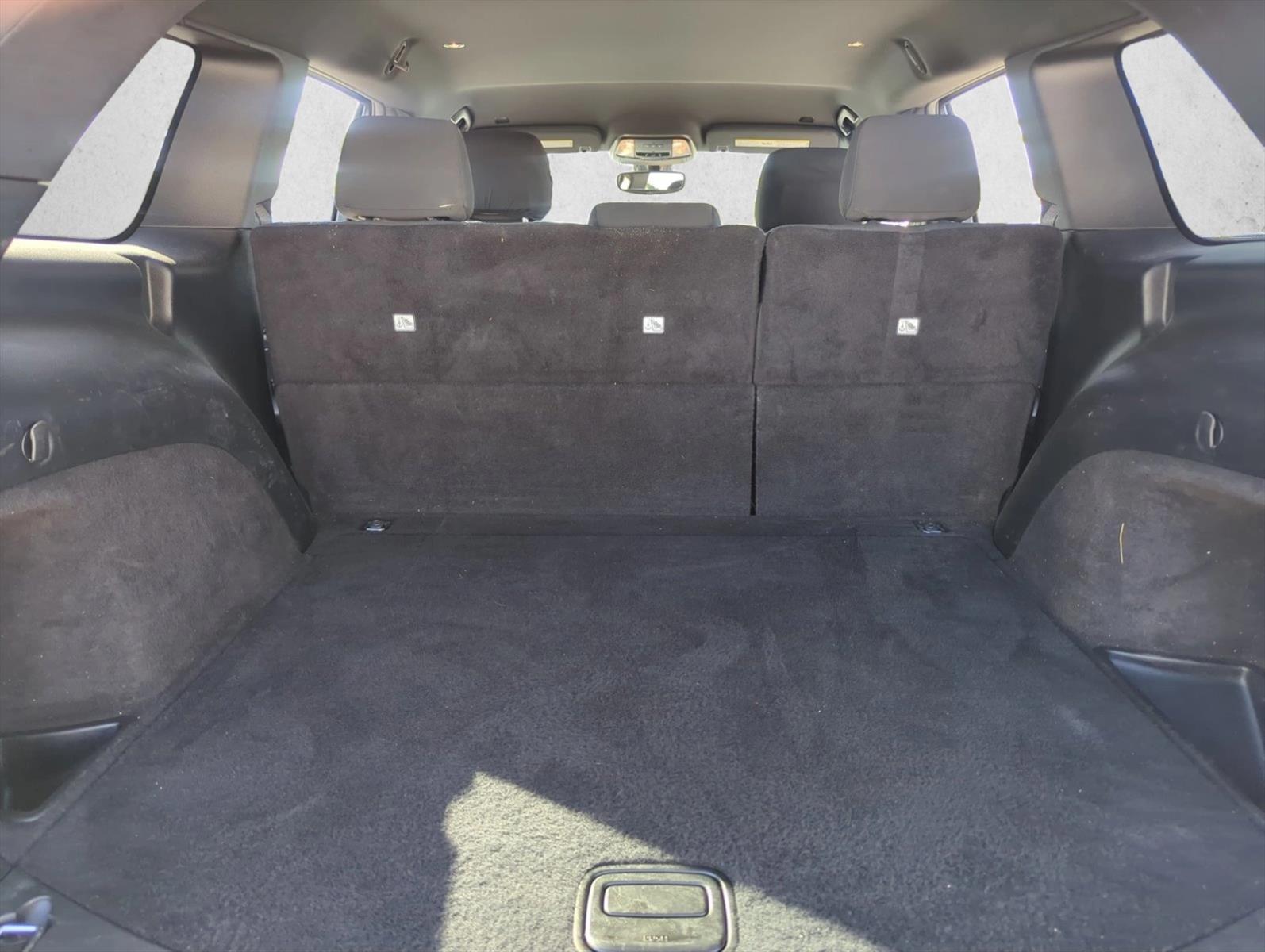 2019 Jeep Grand Cherokee Upland Sport photo 2