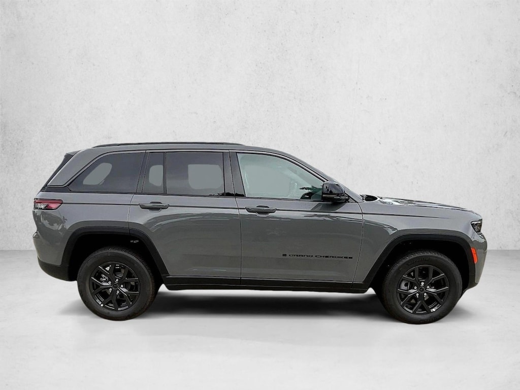 New 2027 Jeep Grand Cherokee 2 Row Laredo Altitude SUV