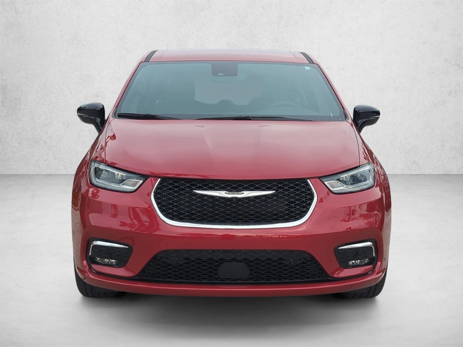 2025 Chrysler Pacifica photo 2