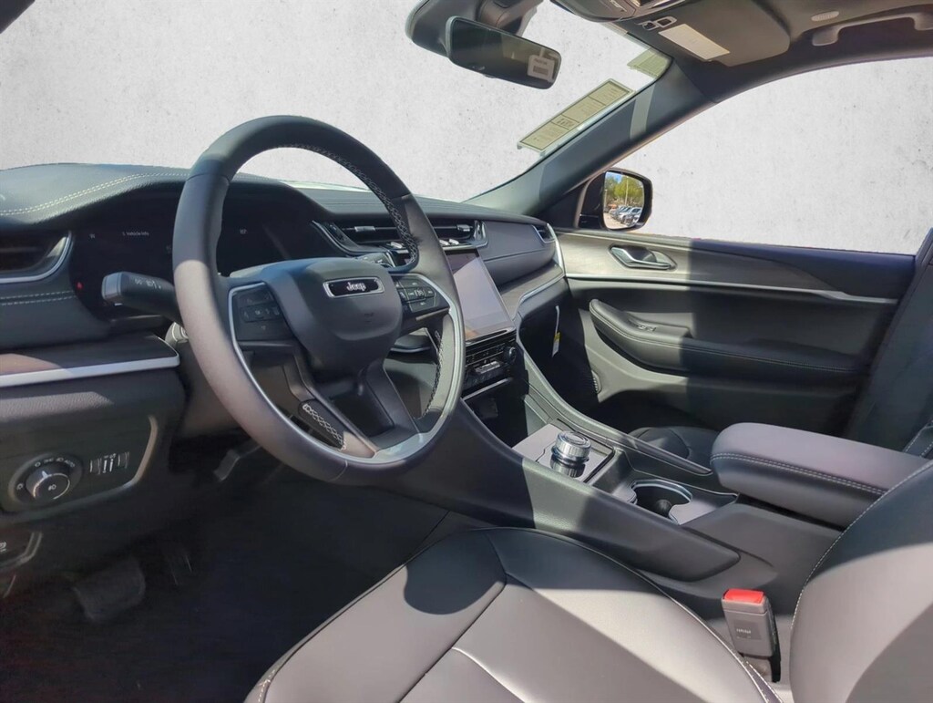 New 2025 Jeep Grand Cherokee Limited SUV