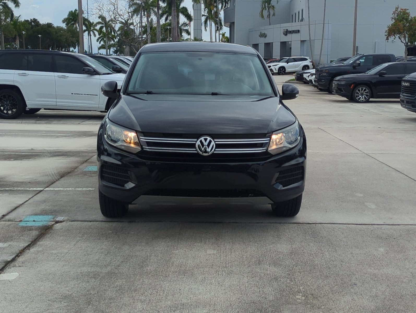 Used 2014 Volkswagen Tiguan S with VIN WVGAV3AX5EW575911 for sale in Pembroke Pines, FL