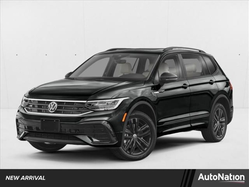 Used 2024 Volkswagen Tiguan SE R-Line Black Sport Utility
