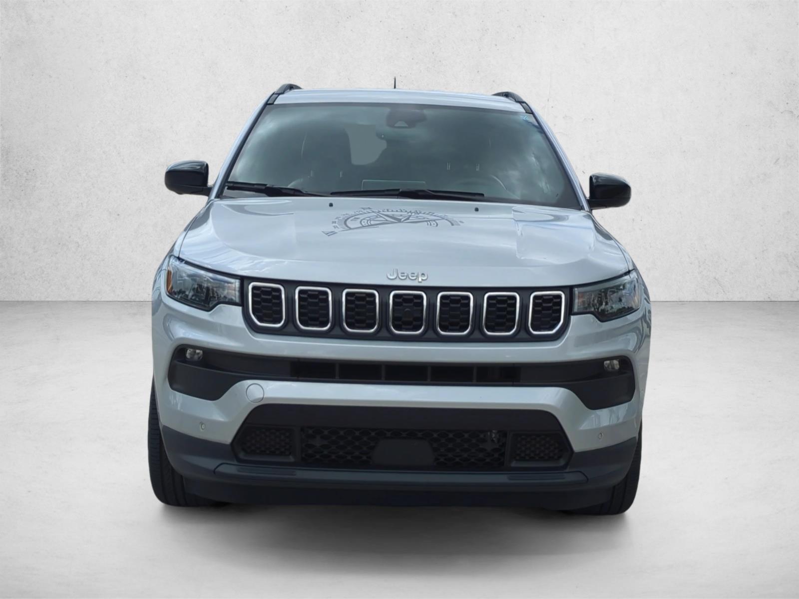 2024 Jeep Compass Latitude Lux photo 2