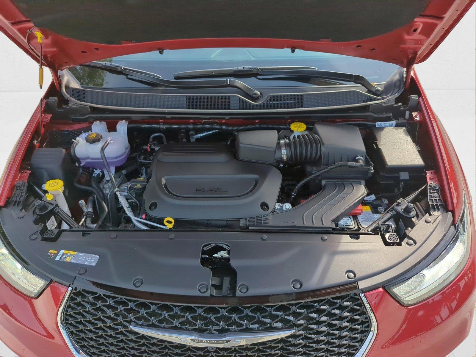 2025 Chrysler Pacifica Select - Photo 19