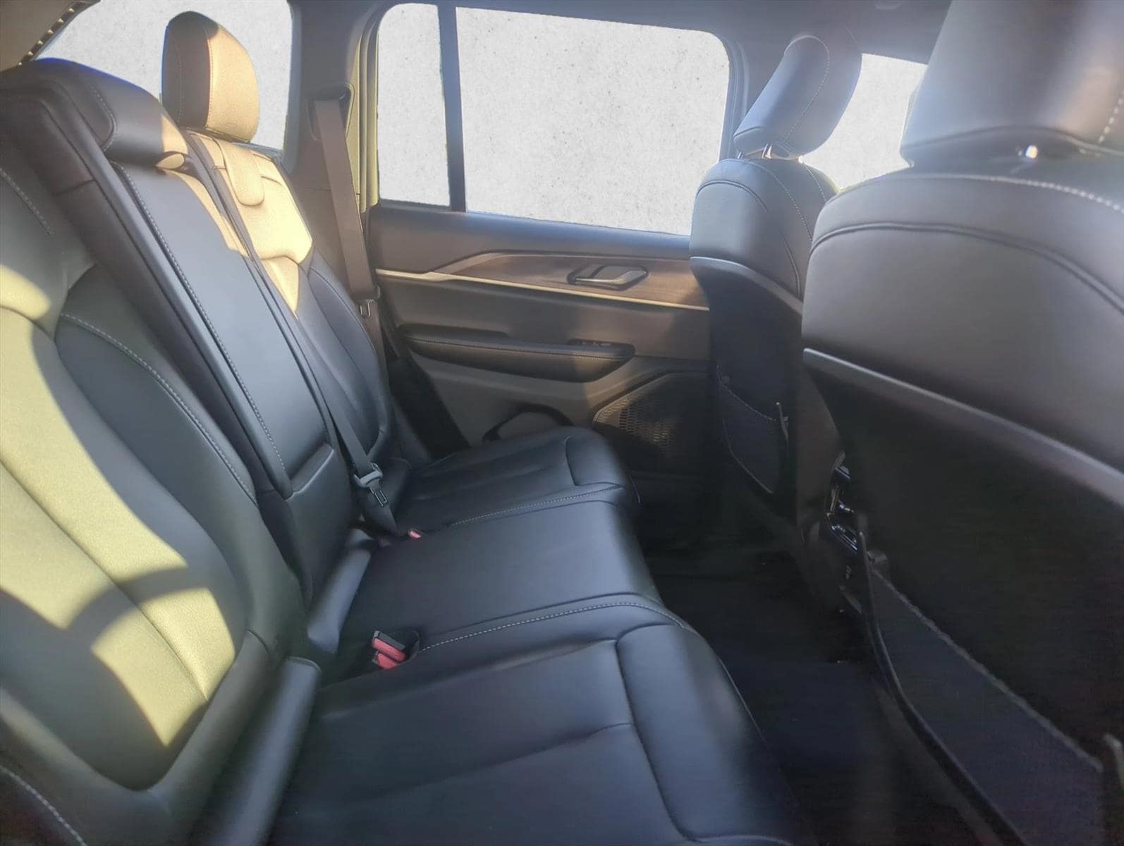 2025 Jeep Grand Cherokee Limited - Photo 17