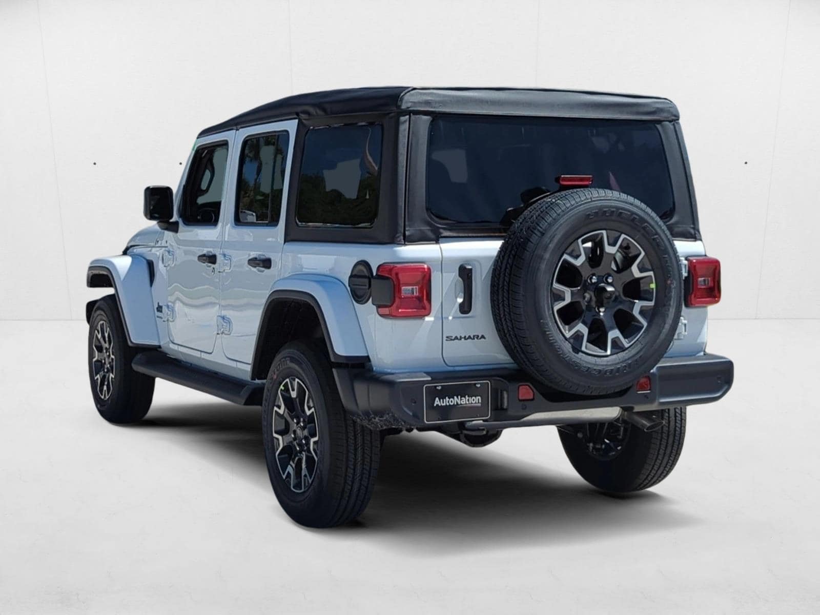 2025 Jeep Wrangler 4-Door Sahara - Photo 9