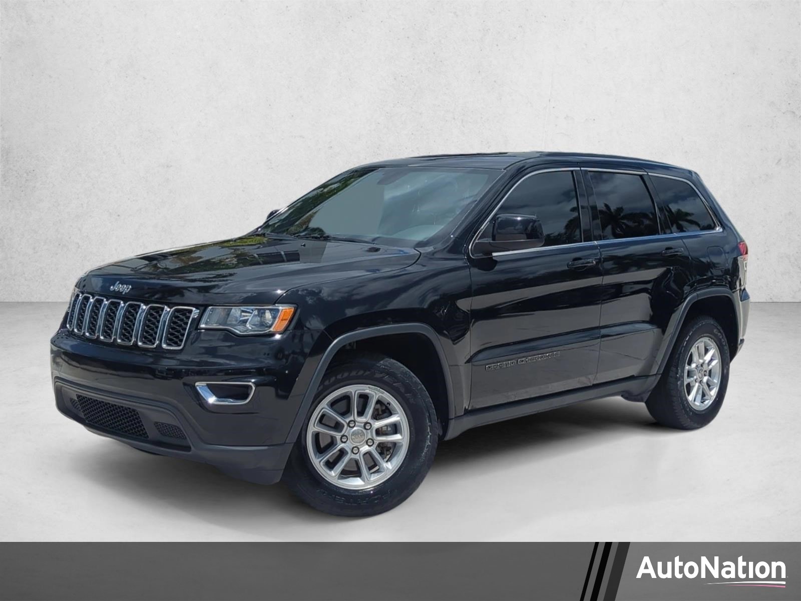 2019 Jeep Grand Cherokee Laredo's photo