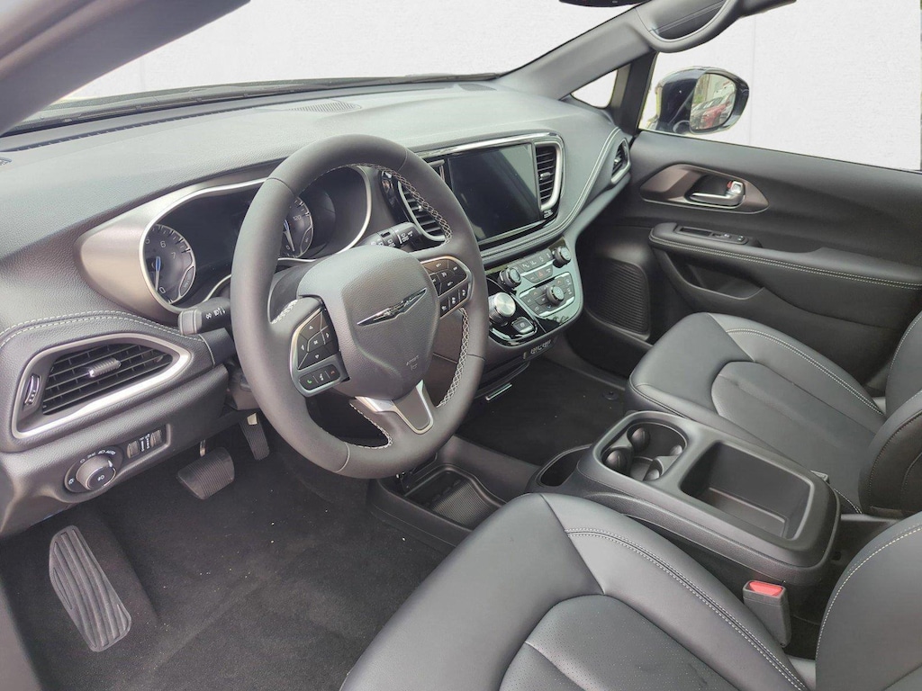 New 2025 Chrysler Pacifica Select Van Passenger Van