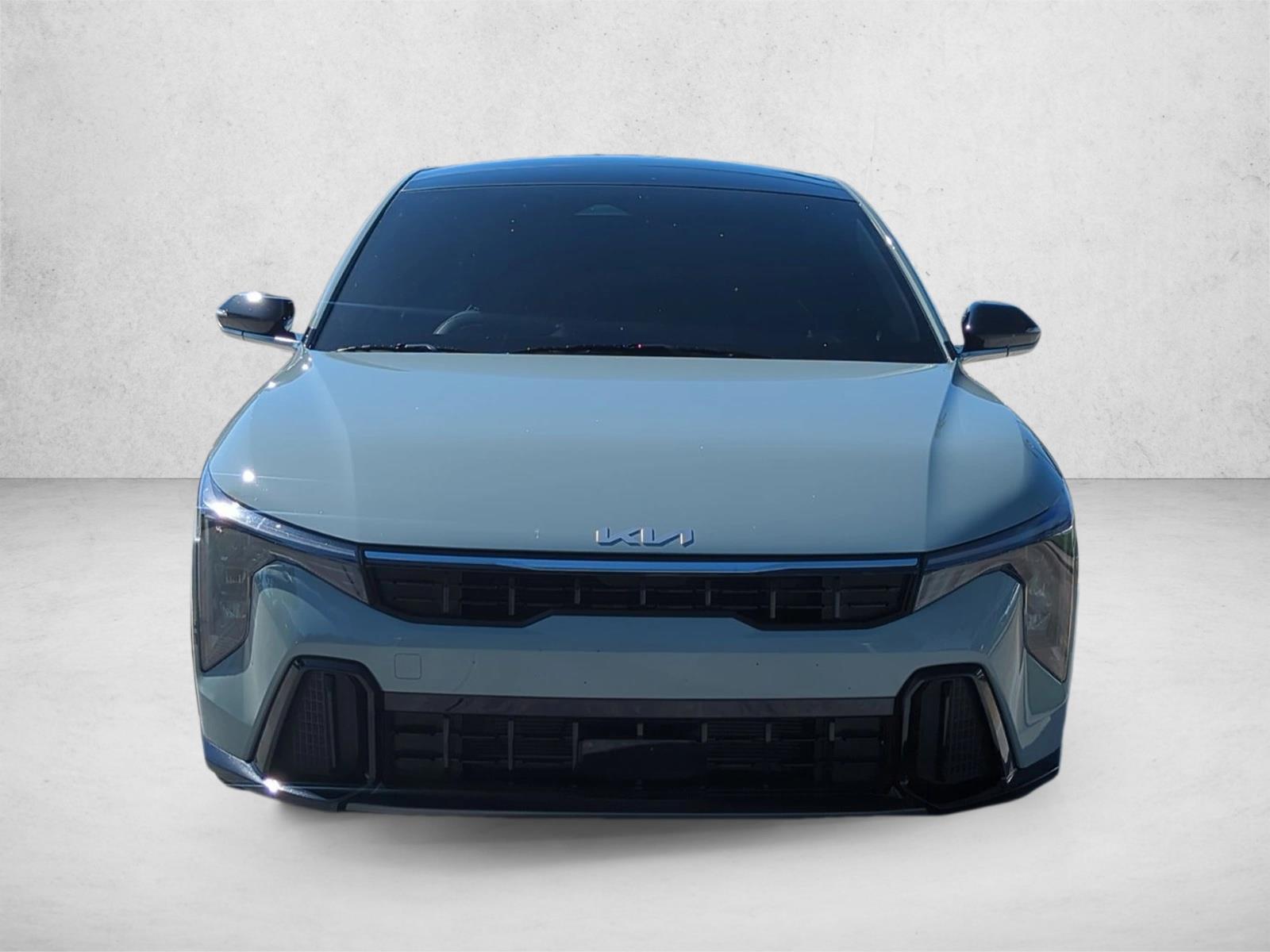 2025 Kia K4 GT-Line photo 2