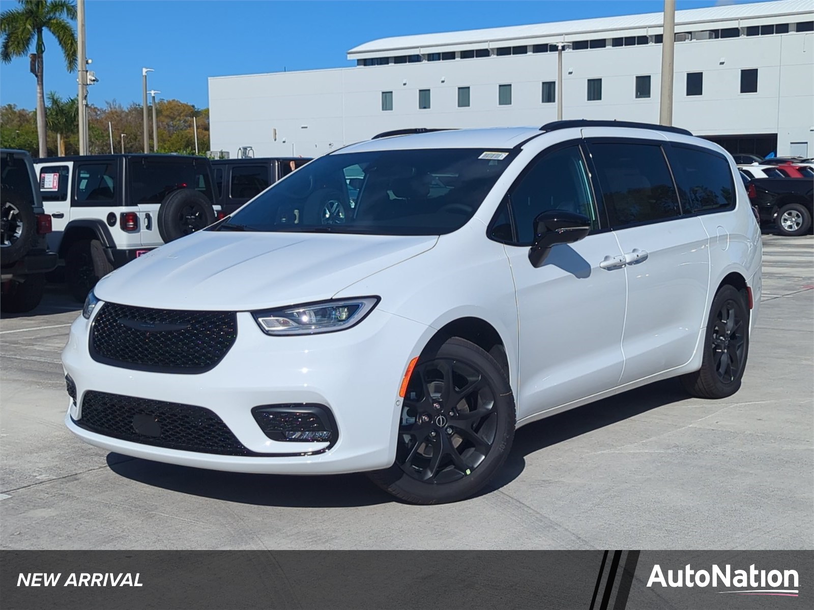 2026 Chrysler Pacifica Select