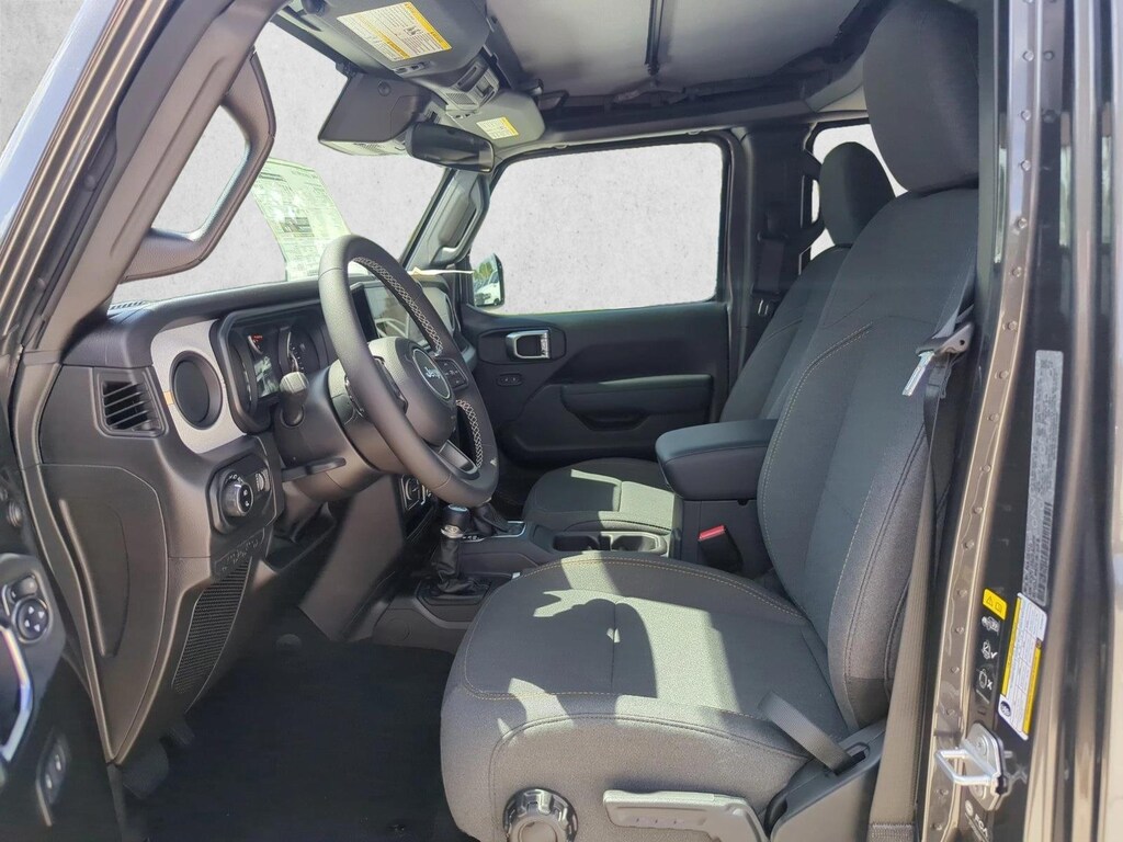 Used 2025 Jeep Gladiator Sport S Crew Cab Pickup