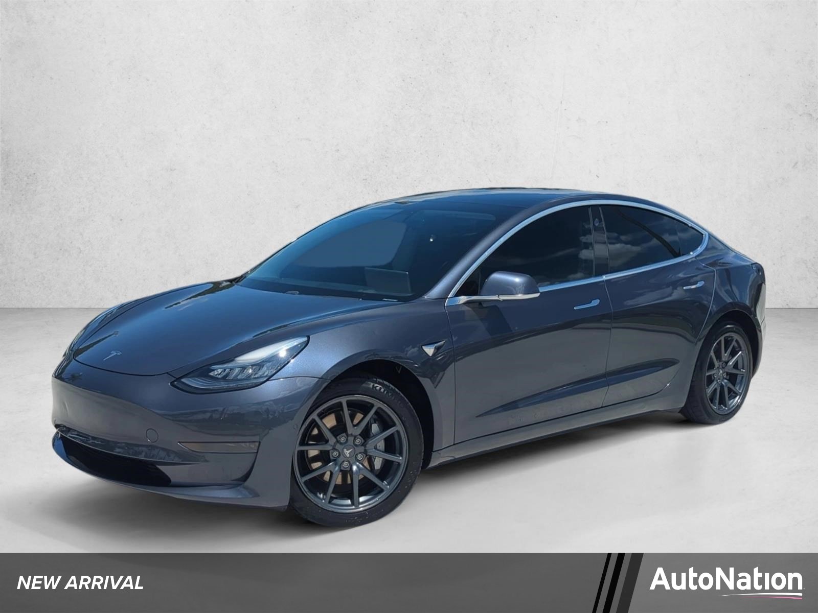 2019 Tesla Model 3 Standard Range Plus's photo