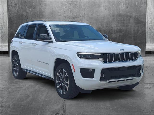 2023 Jeep Grand Cherokee Overland photo 3