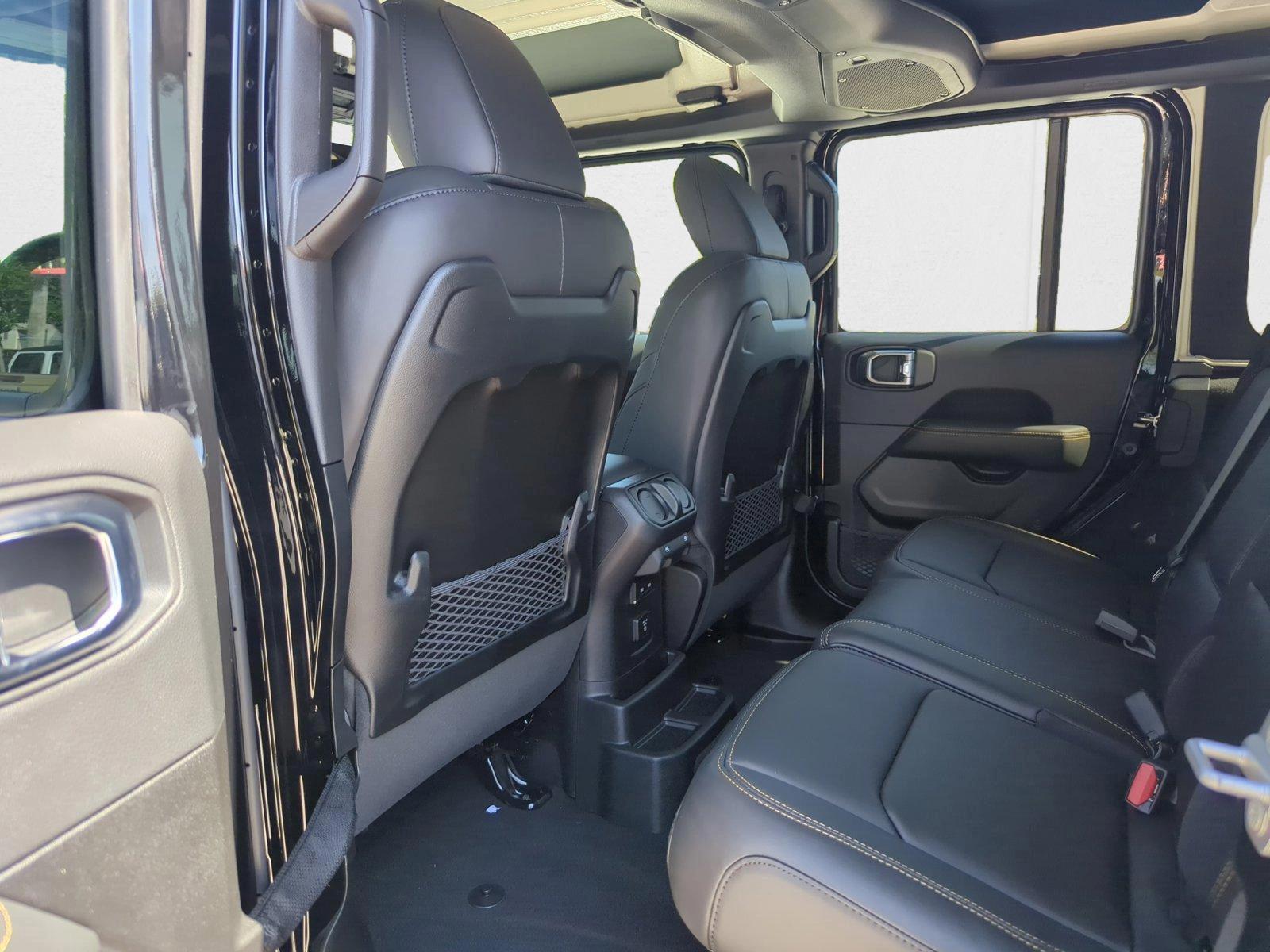 2025 Jeep Wrangler 4-Door Rubicon 392 Final Edition - Photo 18