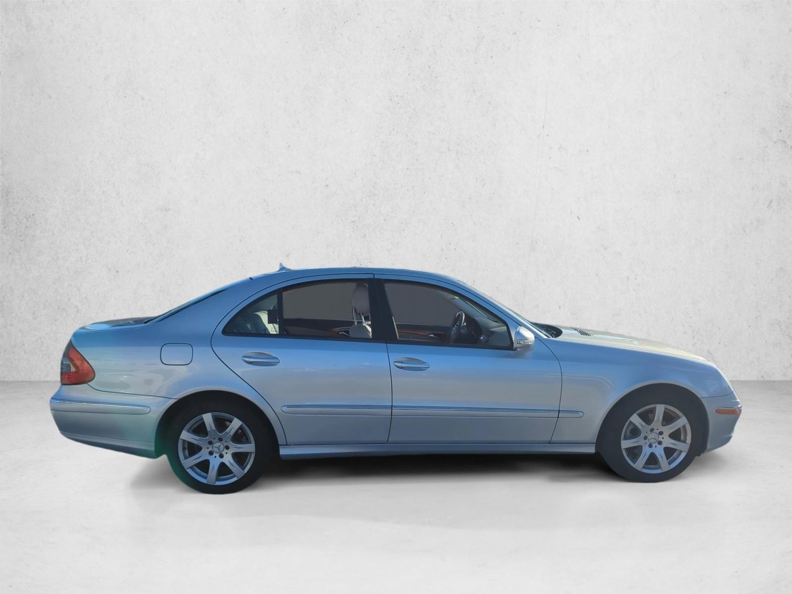 2007 Mercedes Benz E 350 Sedan photo 4